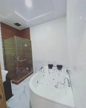 5bdrm Duplex in Lekki for rent