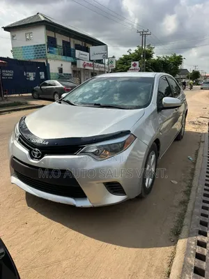 Toyota Corolla LE 4dr Sedan (1.8L 4cyl CVT) 2015 Silver