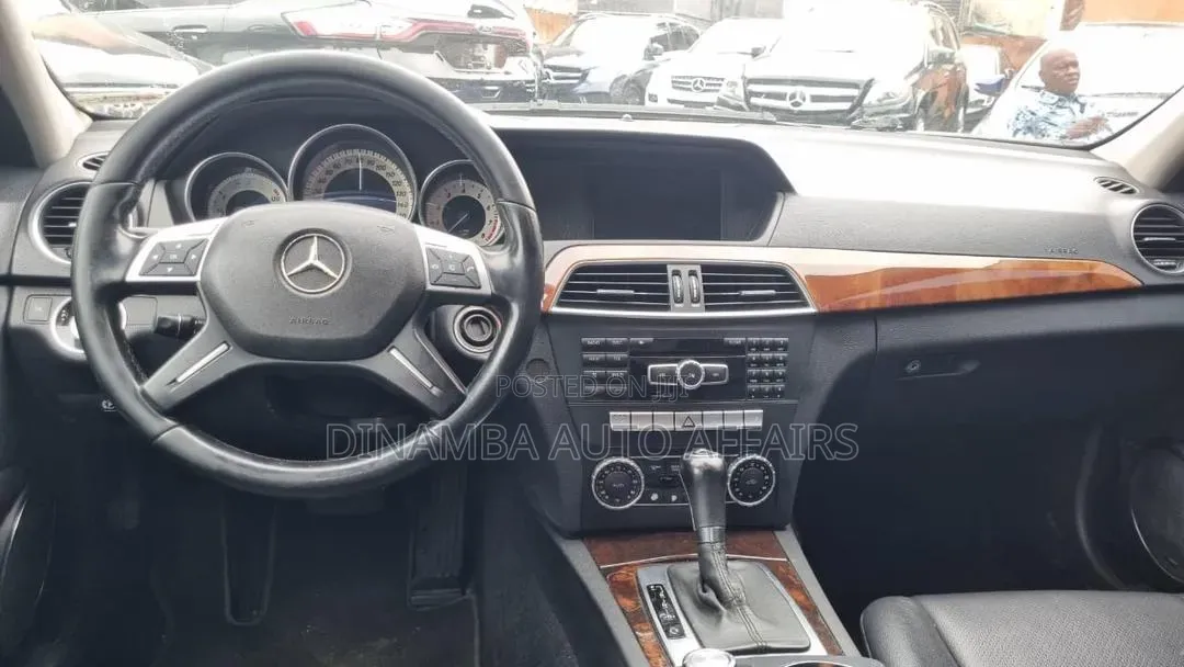 Mercedes-Benz C300 2014 Blue