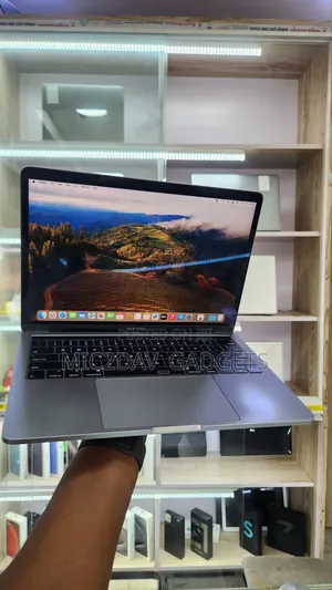 Laptop Apple MacBook Pro 2018 8GB Intel Core i5 SSD 256GB