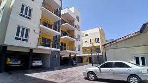 3bdrm Apartment in Lekki Phase 1 for sale