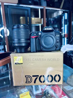 Nikon D7000 With Lens