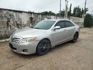 Toyota Camry 2010 Silver