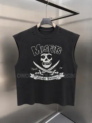 Quality Mature Eye Catching Armless Shirt
