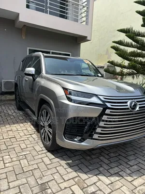 Lexus LX 2023 Gold