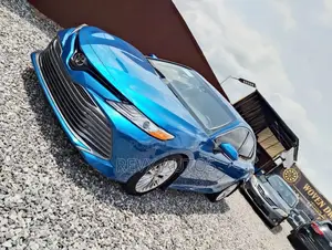 Toyota Camry XLE 2021 Blue