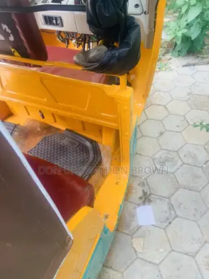 Bajaj RE 2020 Yellow
