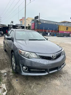 Toyota Camry XLE V6 4dr Sedan (3.5L 6cyl 6A) 2013 Gray