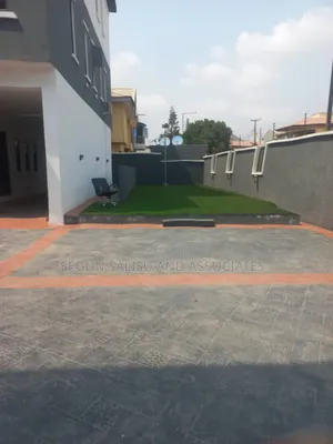 4bdrm Duplex in Magodo Phase 1 for sale