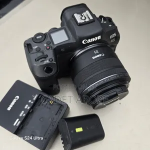 Canon R5 + 35mm F1.8 Macro Lens