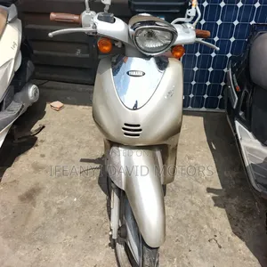 Yamaha 2010 White