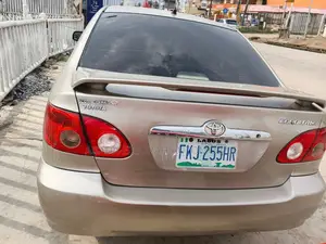 Toyota Corolla LE 2006 Gold