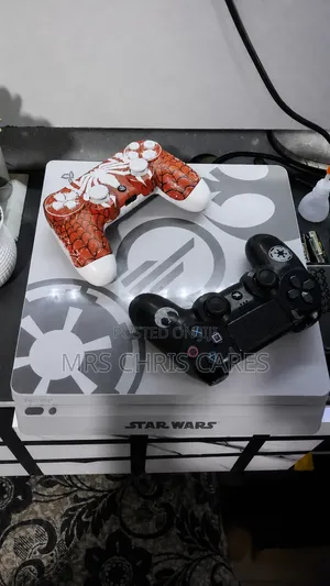 Ps4 Slim With 14 Games and 2 Gaming Pads