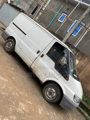 Ford Transit 2000 White