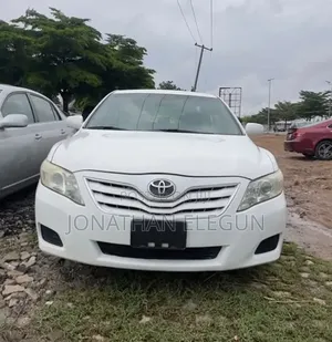 Toyota Camry SE 4dr Sedan (2.5L 4cyl 6A) 2011 White