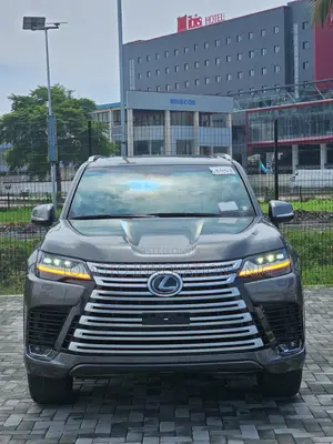 Lexus LX 600 2022 Gray