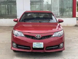 Toyota Camry SE 4dr Sedan (2.5L 4cyl 6A) 2014 Red