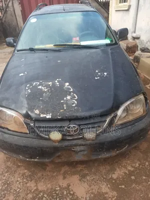 Toyota Avensis 2000 Black