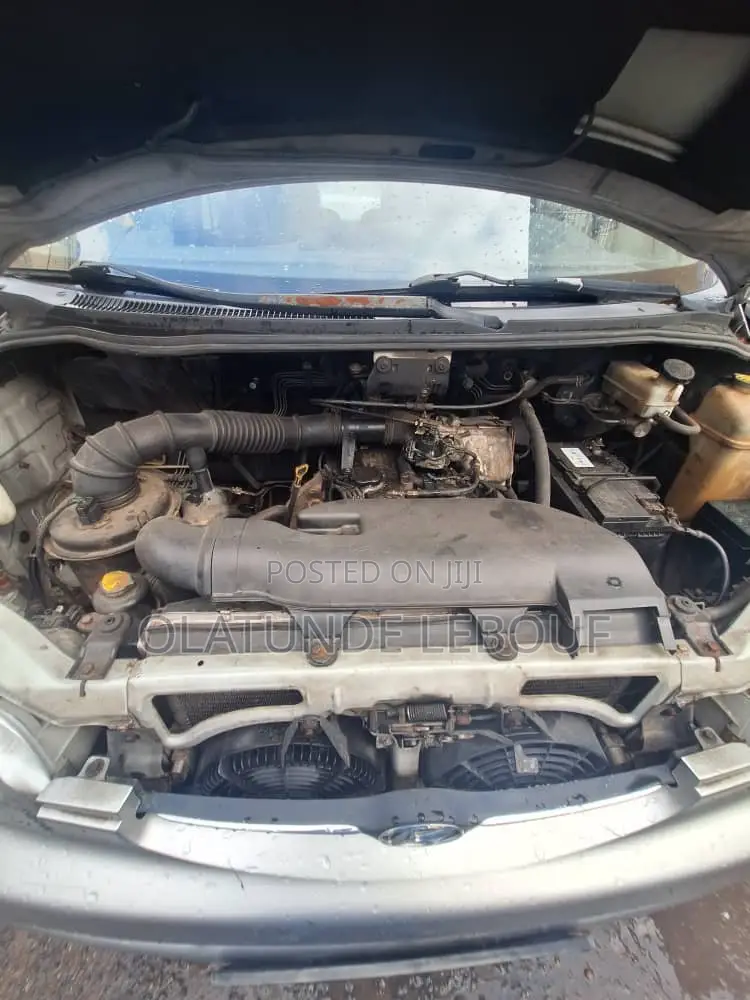 Hyundai H1 1999 Silver
