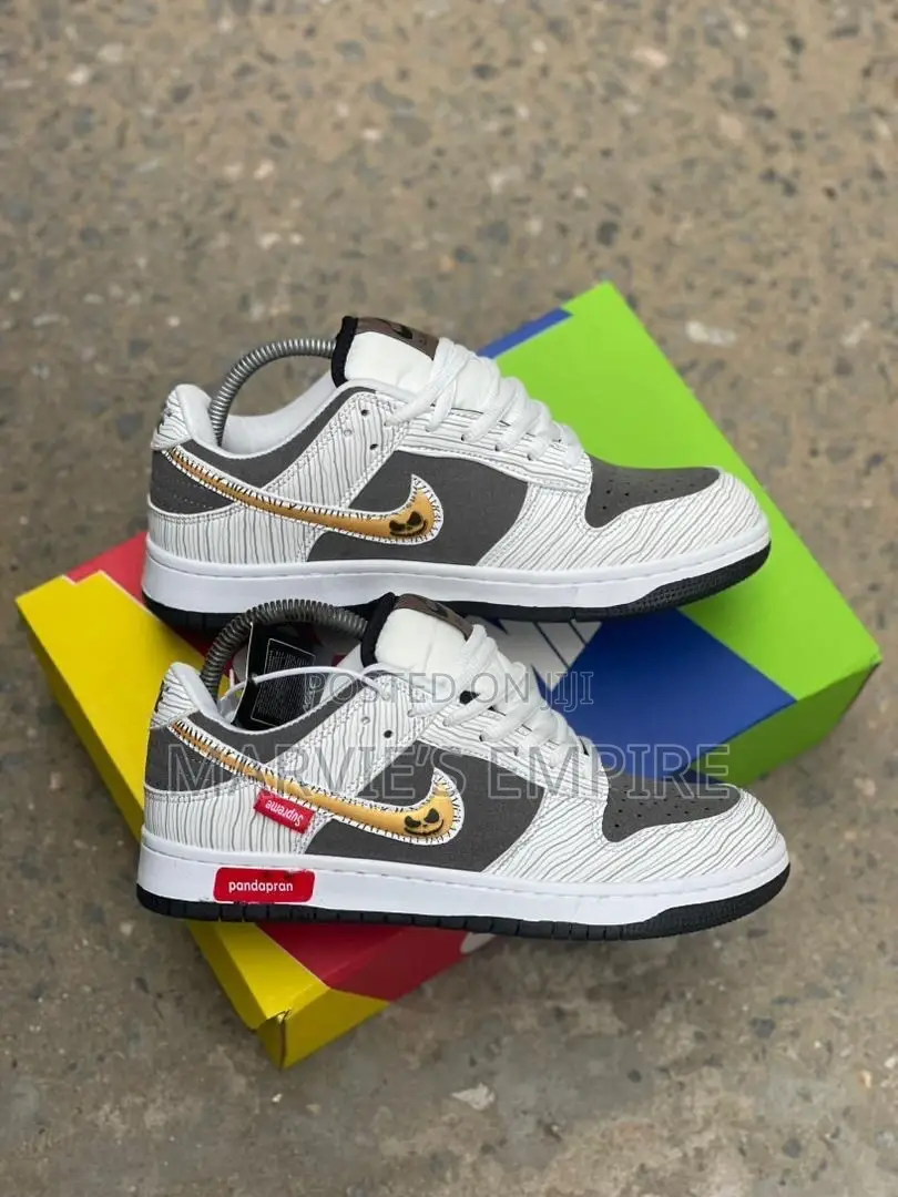 Nike Sneakers