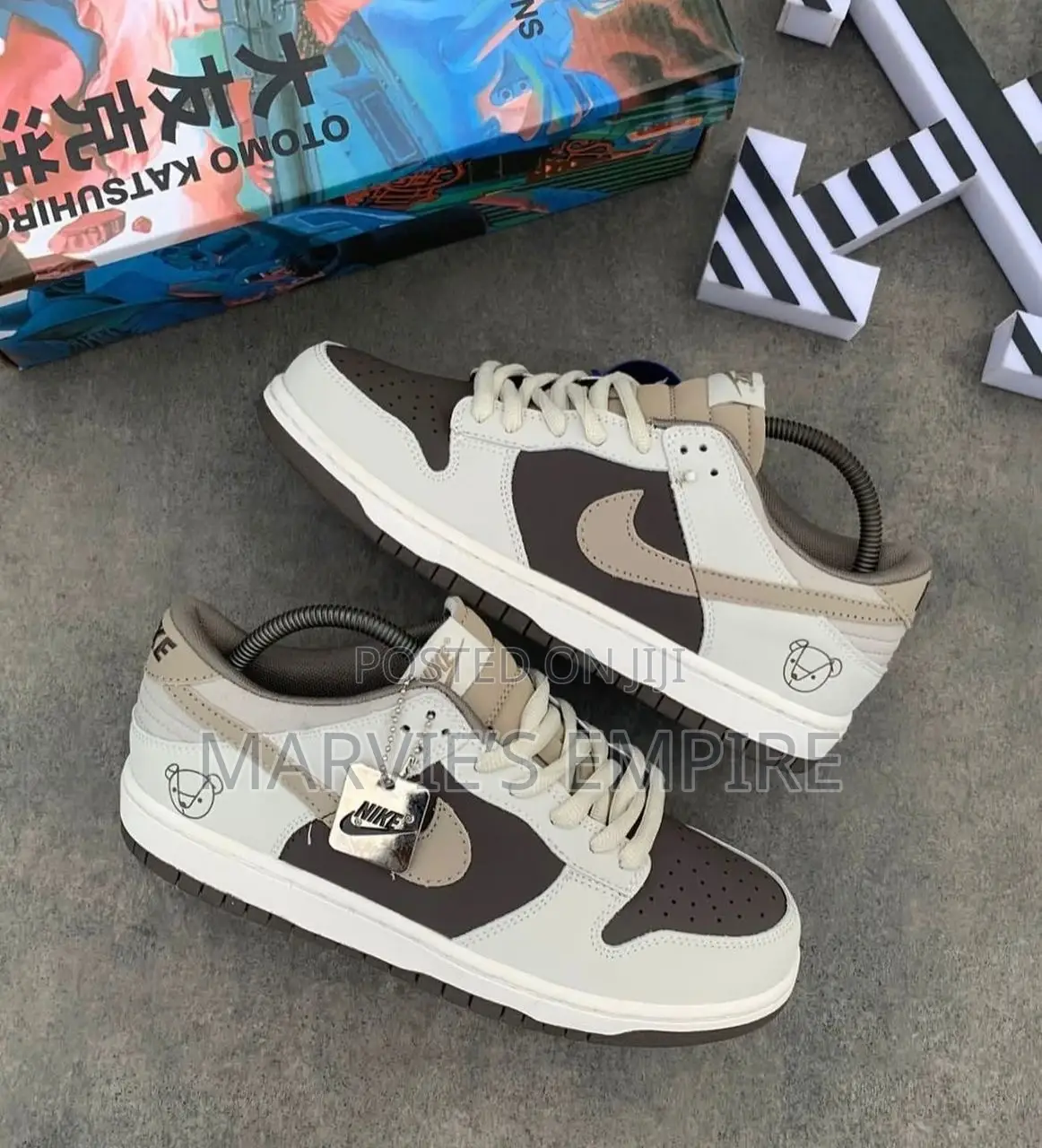 Slides/Sneakers