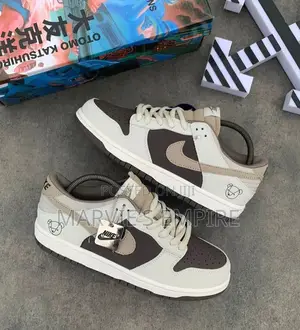 Slides/Sneakers