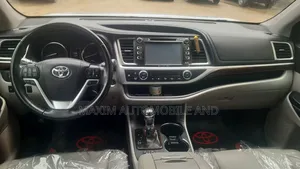Toyota Highlander 2019 Gray