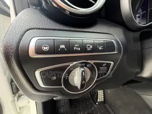 Mercedes-Benz GLC-Class 2019 White