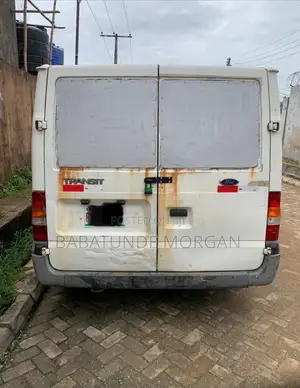 Ford Transit 2000 White