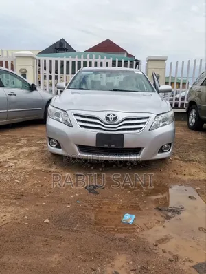 Toyota Camry LE 4dr Sedan (2.5L 4cyl 6AM) 2010 Silver