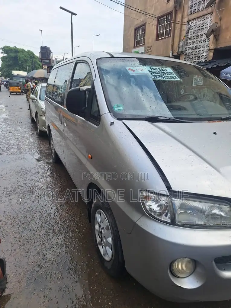 Hyundai H1 1999 Silver