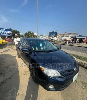 Toyota Corolla 2012 Blue