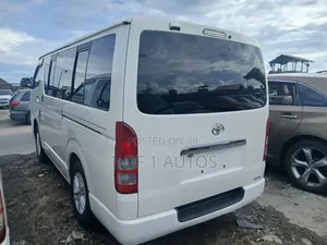 Toyota HiAce 2010 White