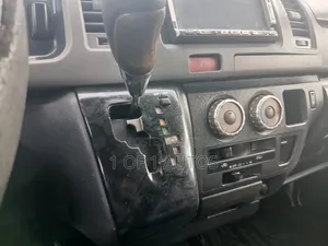 Toyota HiAce 2010 White