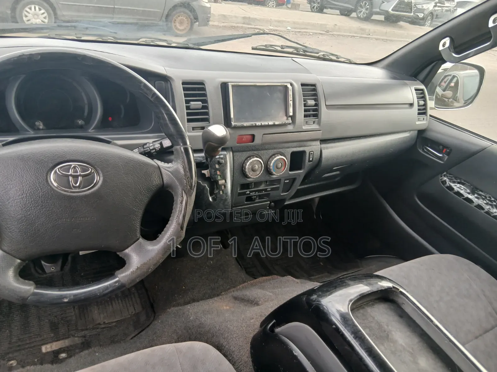 Toyota HiAce 2010 White