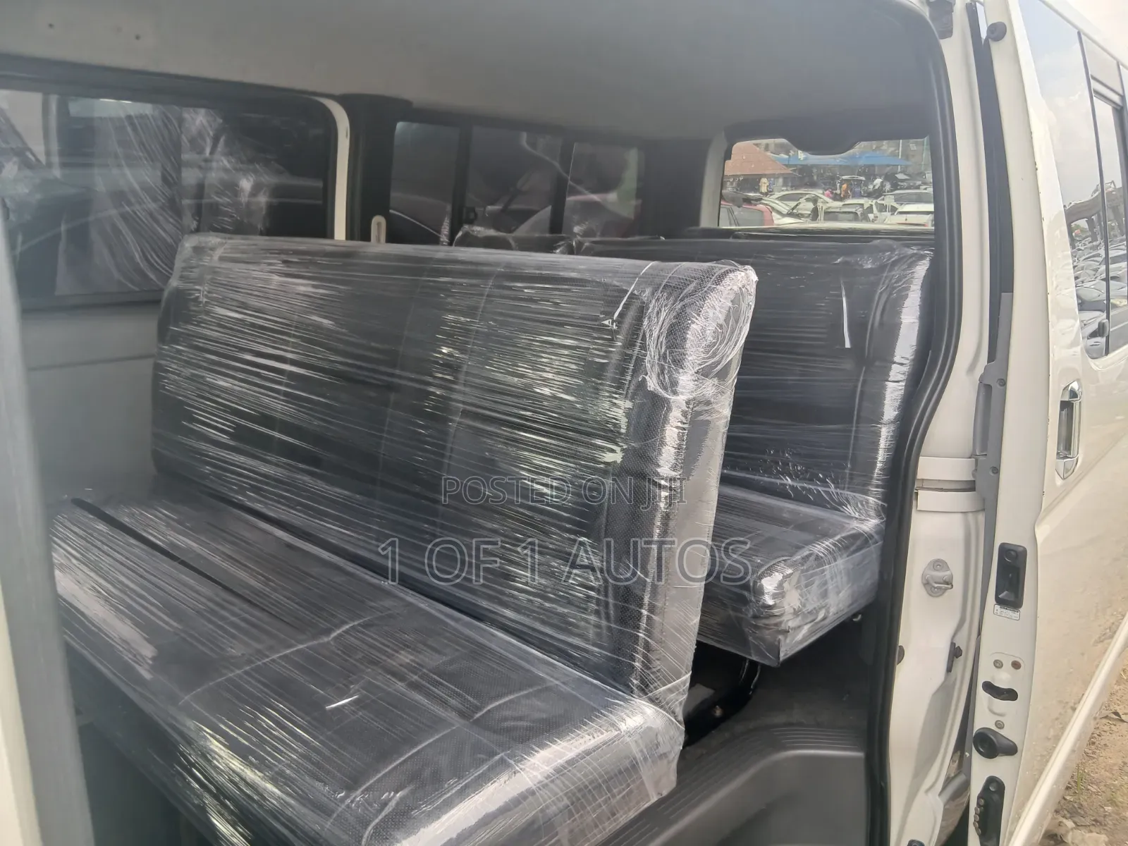 Toyota HiAce 2010 White