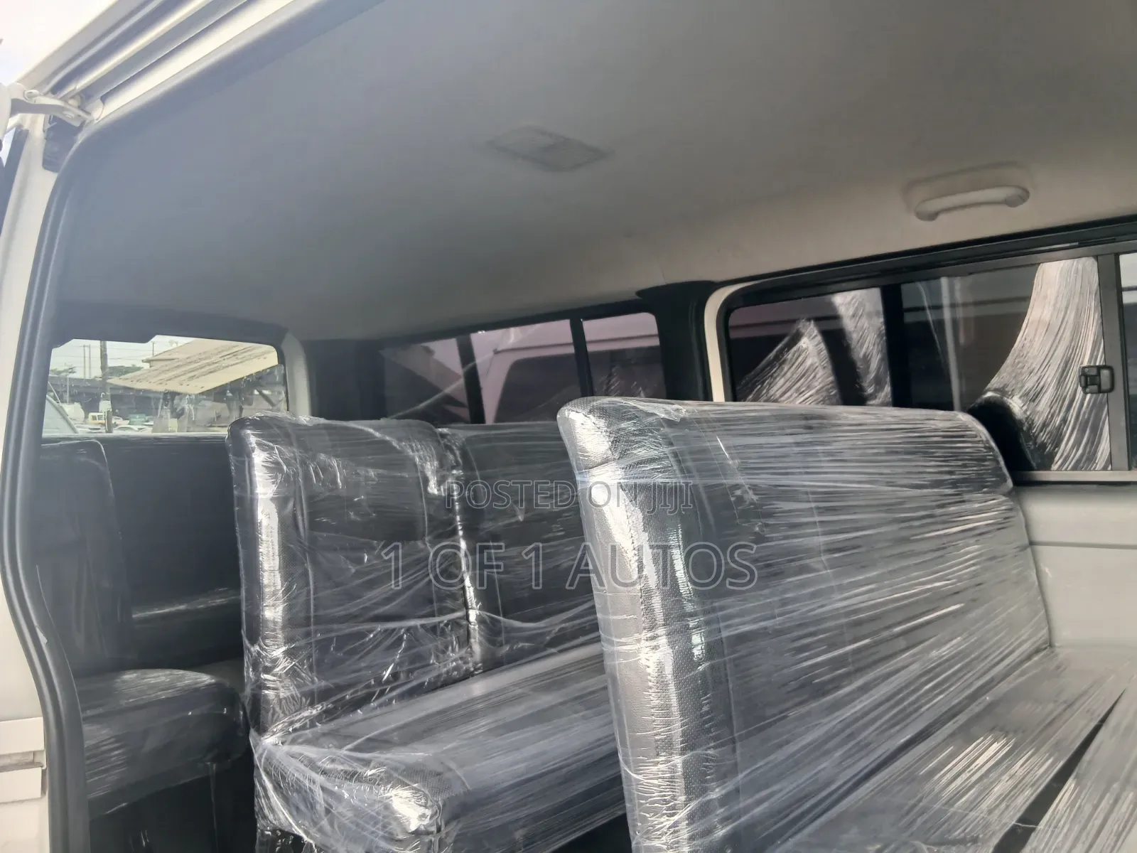 Toyota HiAce 2010 White