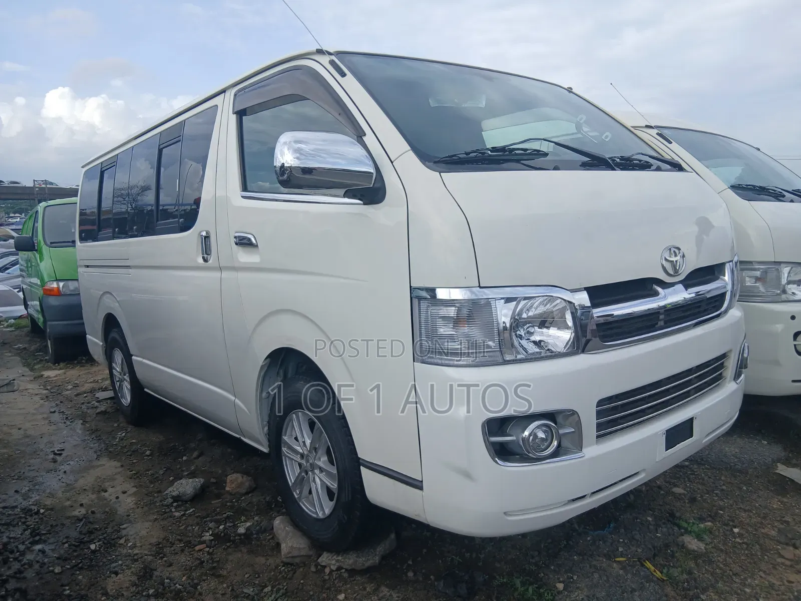 Toyota HiAce 2010 White