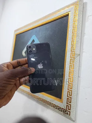 Apple iPhone 11 64 GB Black