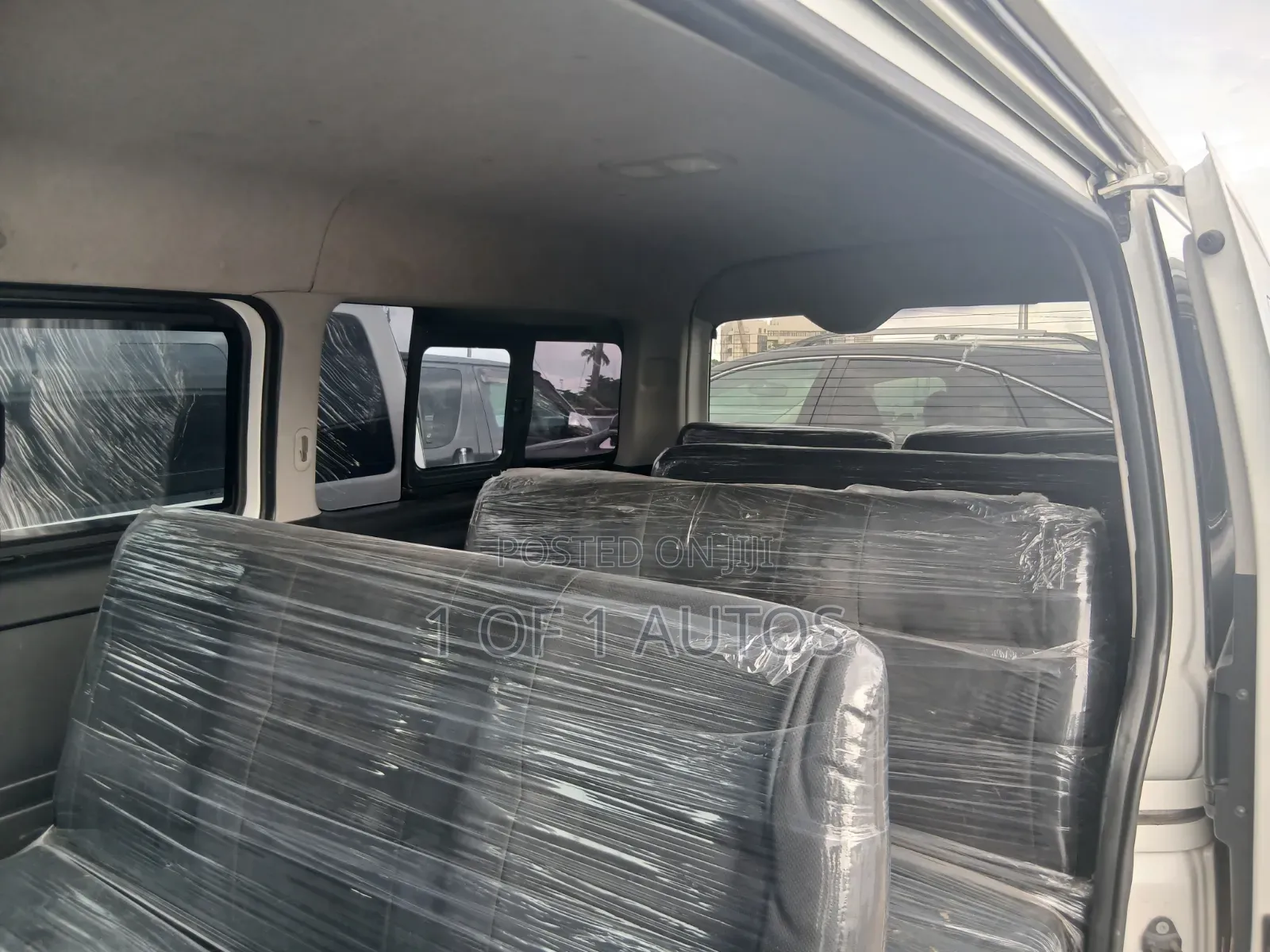Toyota HiAce 2014 White