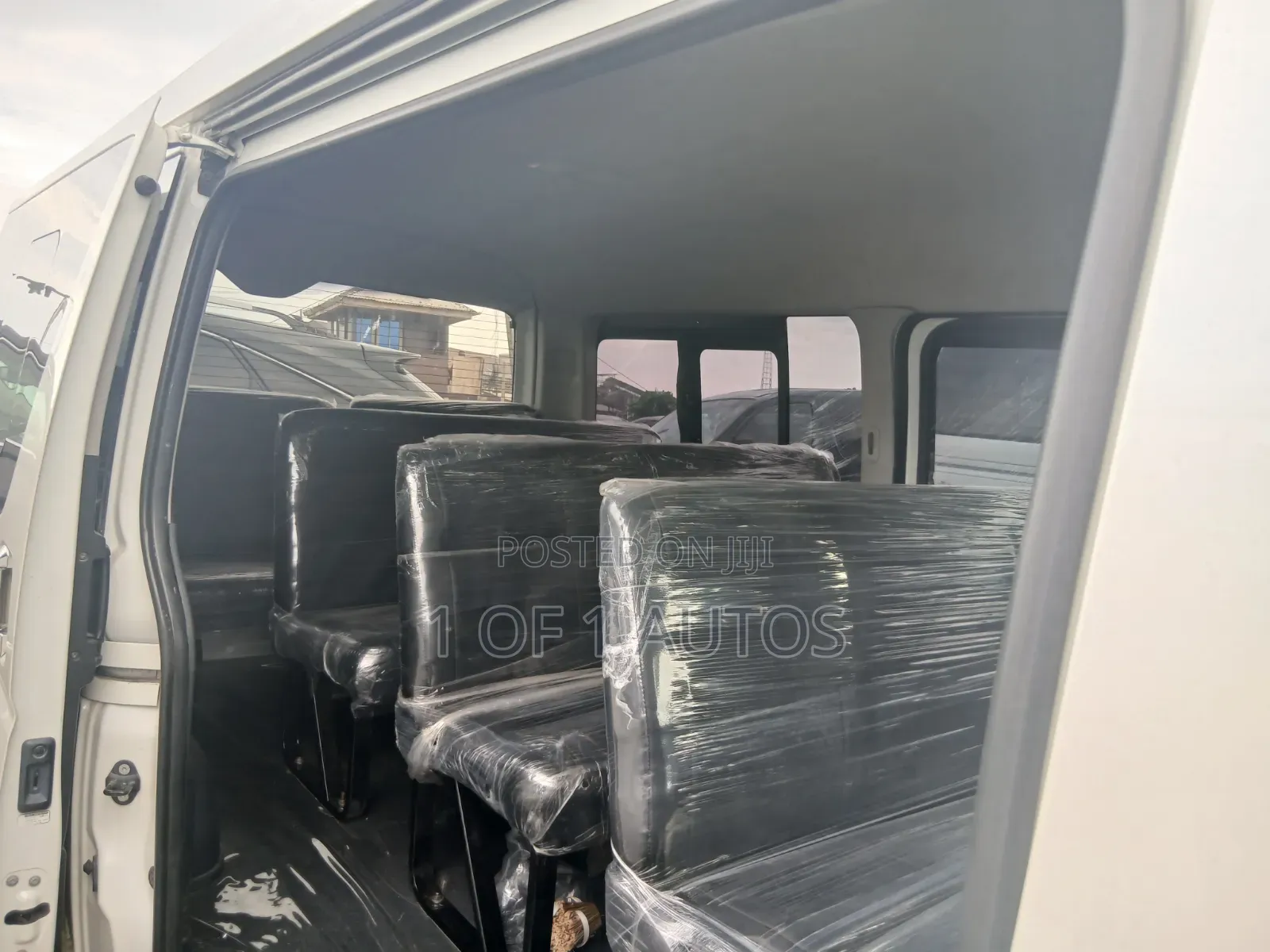 Toyota HiAce 2014 White
