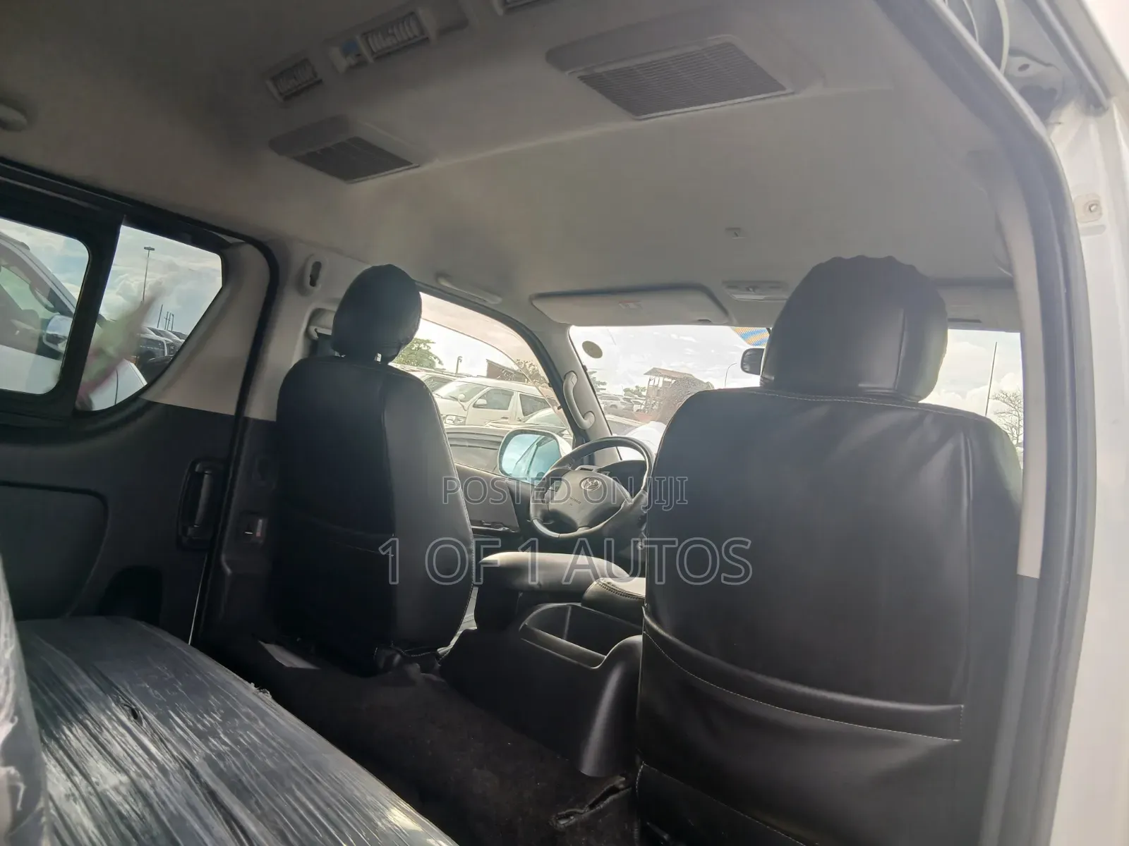 Toyota HiAce 2014 White