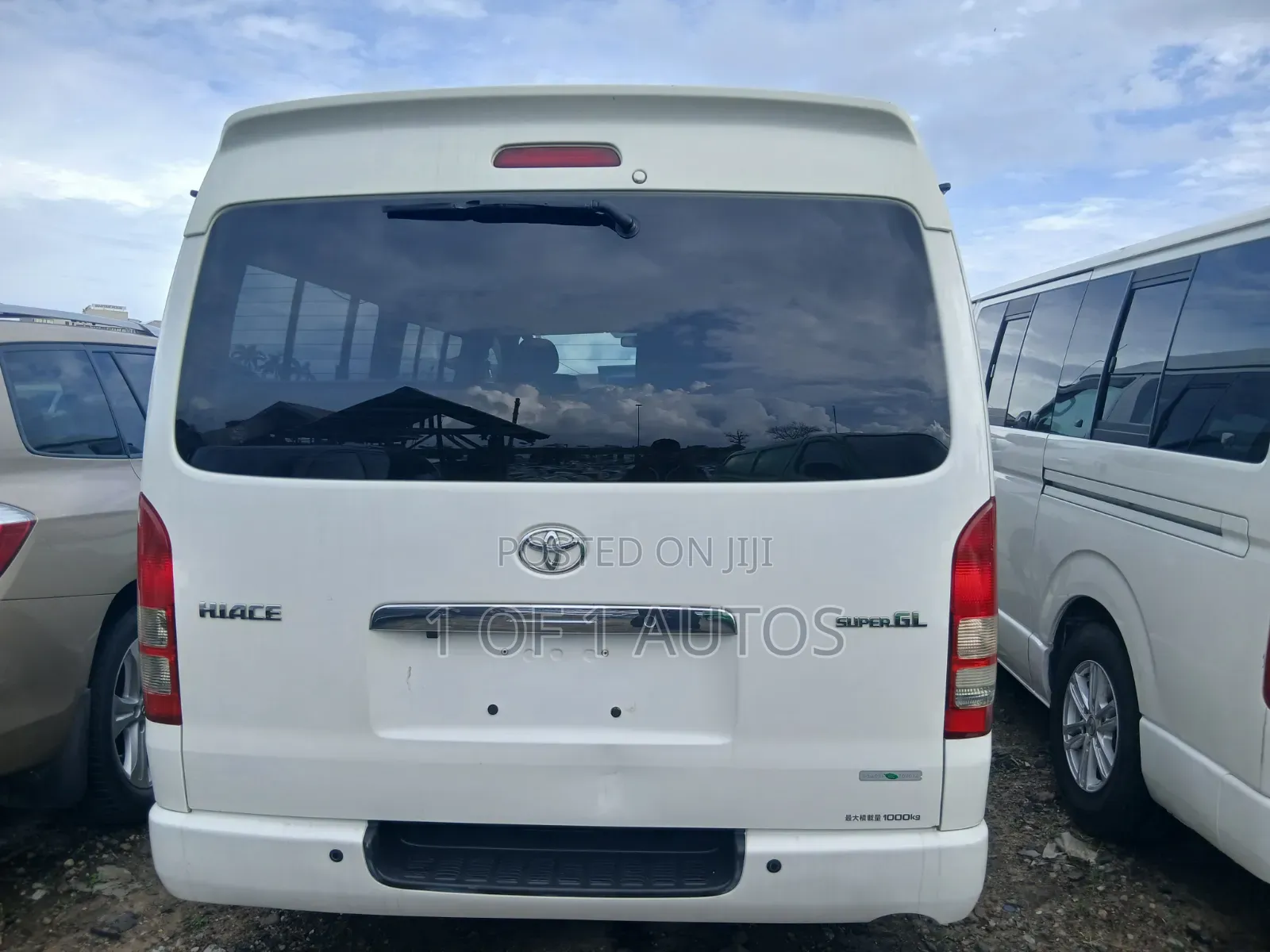 Toyota HiAce 2014 White