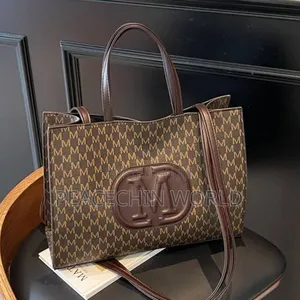 Fashionable Female Hand Bags
