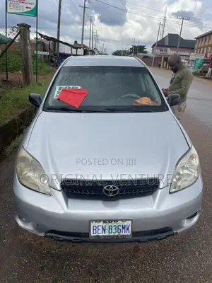 Toyota Matrix Hatchback AWD (1.8L 4cyl 4A) 2005 Silver
