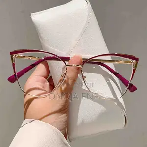 Cat-Eye Glasses Feature a Gold Alloy Metal Frame
