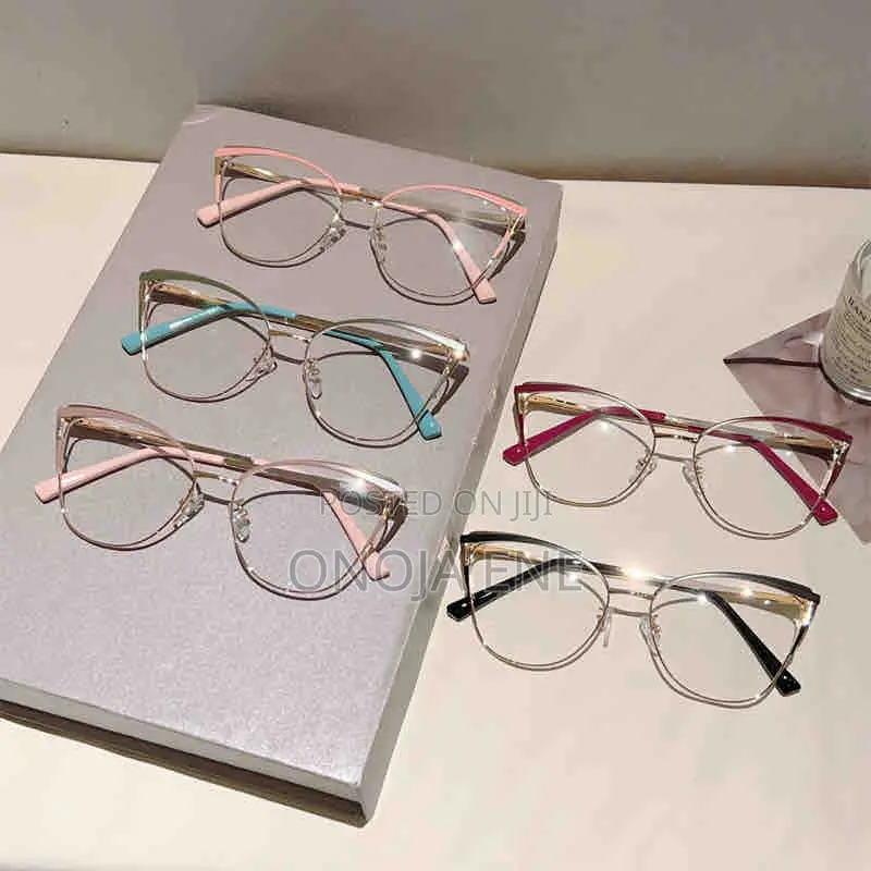 Cat-Eye Glasses Feature a Gold Alloy Metal Frame