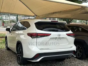 Toyota Highlander XSE 2022 White