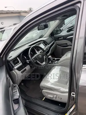 Toyota Highlander XLE 4dr SUV AWD (3.5L 6cyl 6A) 2014 Gray