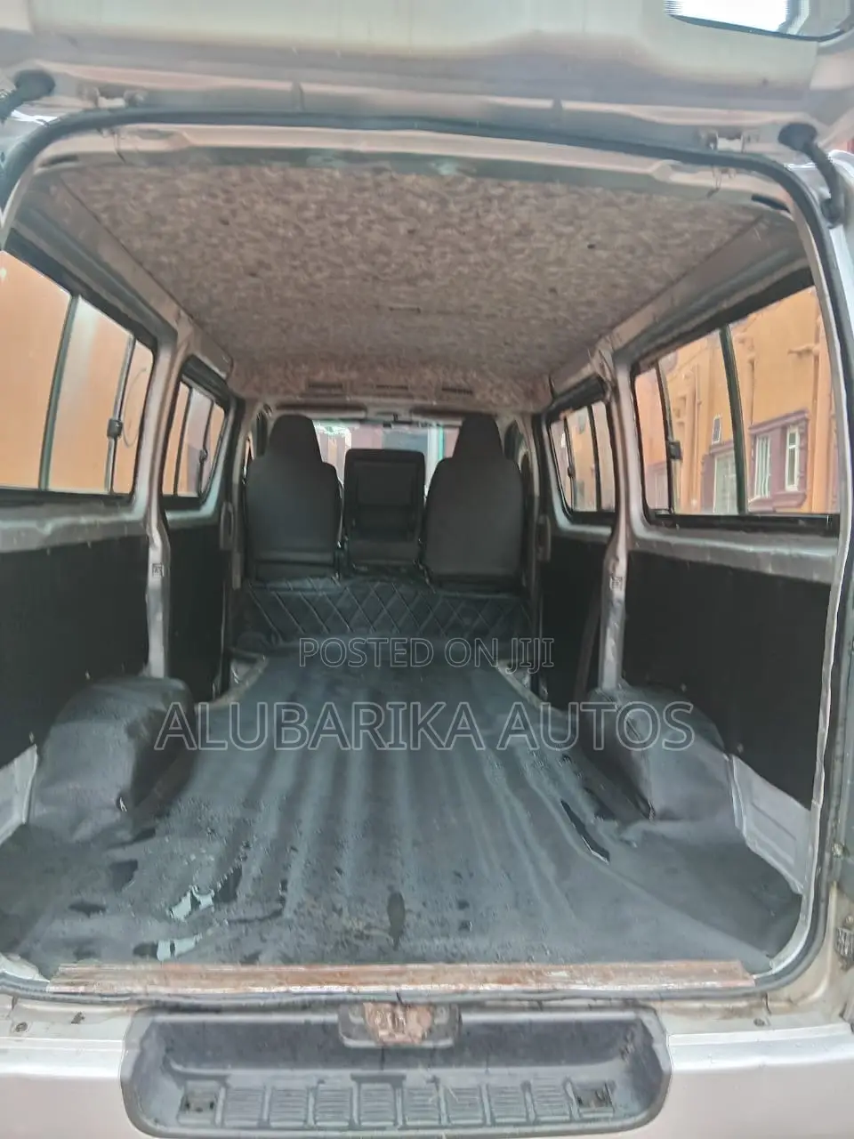 Toyota HiAce 2010 Silver